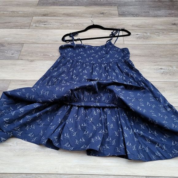Vinyard Vines sun dress summer dress with sail boats on it size small - Picture 13 of 13
